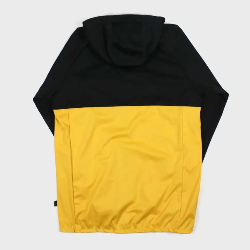 Zadný pohľad na pánsku softshellová bundu žltú