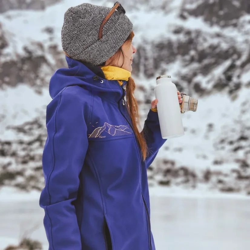 Dámska zimná softshellová bunda s výšivkou hôr | Ejha