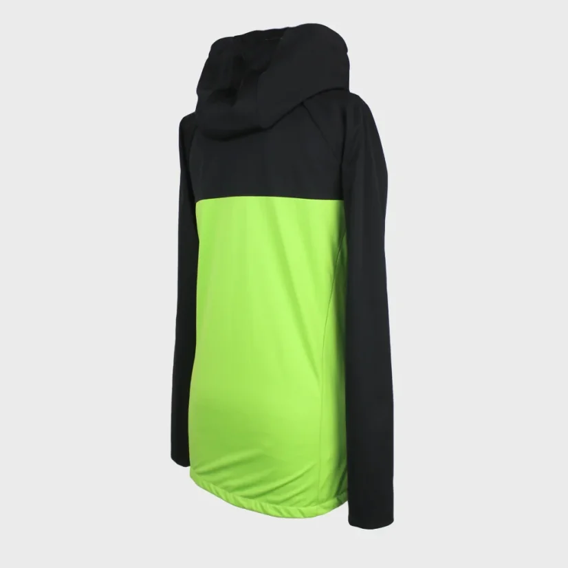 Zadný pohľad na tenkú softshellovú bundu zelenú