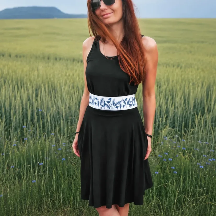 Sukňa s vyšívaným opaskom vyrobená na Slovensku | Ejha