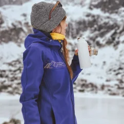 Dámska zimná softshellová bunda s výšivkou hôr | Ejha