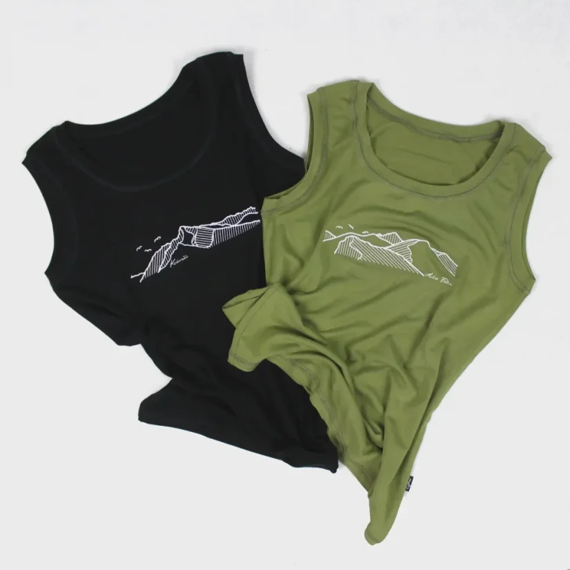 Top vyrábaný z príjemnej a splývavej látky - viskózy