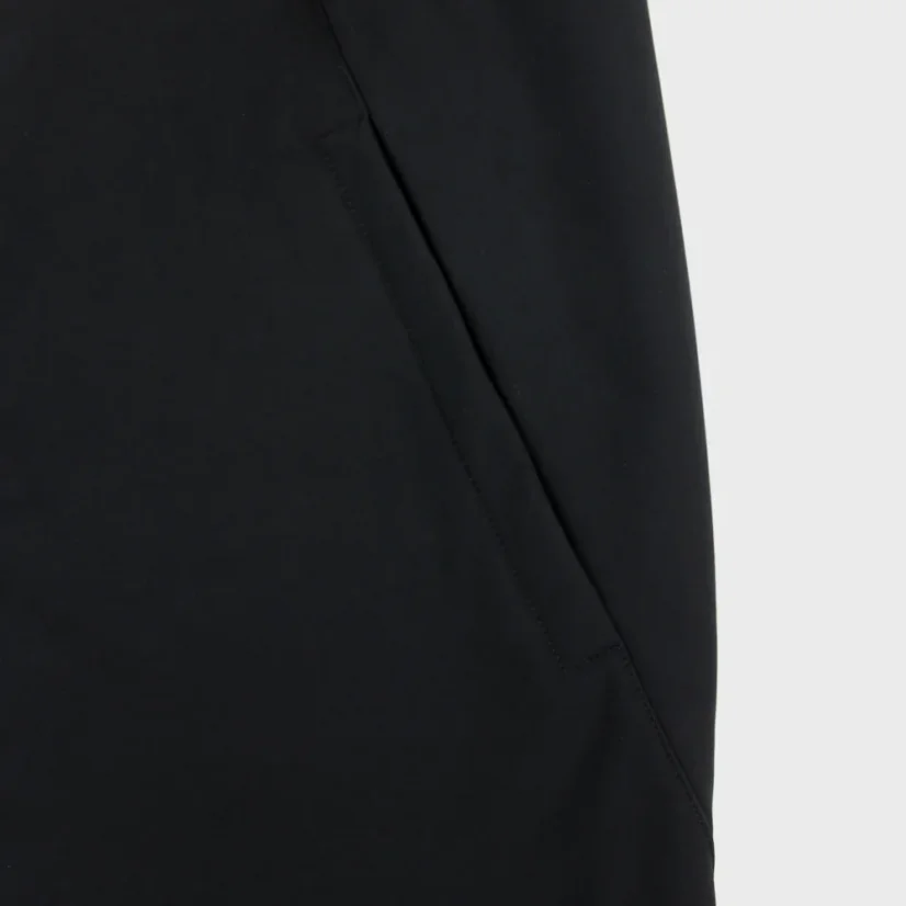 Detail skrytého vrecka, ktoré sa zatvára na zips