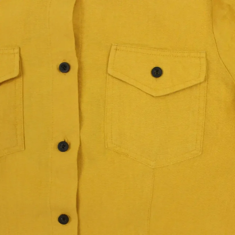 Detail náprsného vrecka na košeli