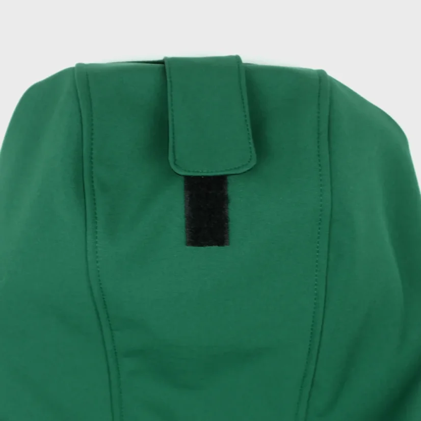 Detail nastaviteľného systému veľkosti kapucne na pánskej bunde