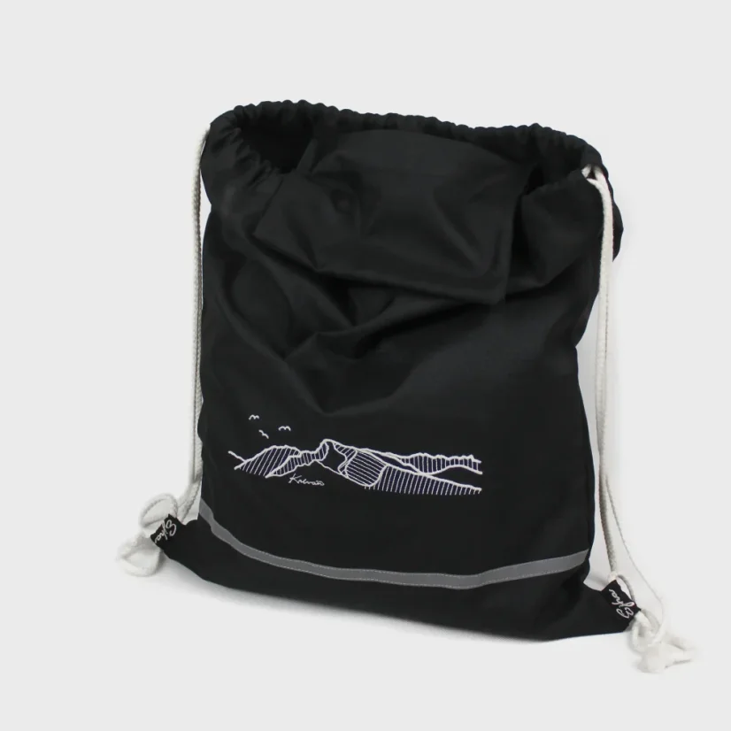 Pohľad na vnútorné vrecko na suchý zips v čiernom vaku