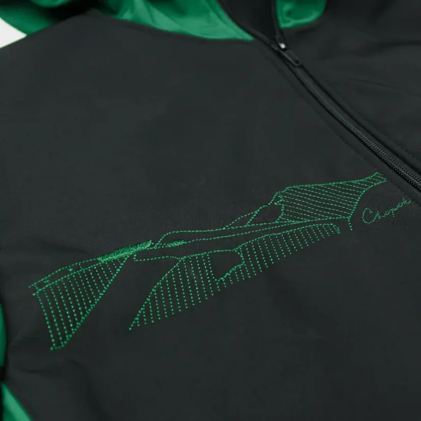 Detail výšivky hôr na pánskej softshellovej bunde - Chopok