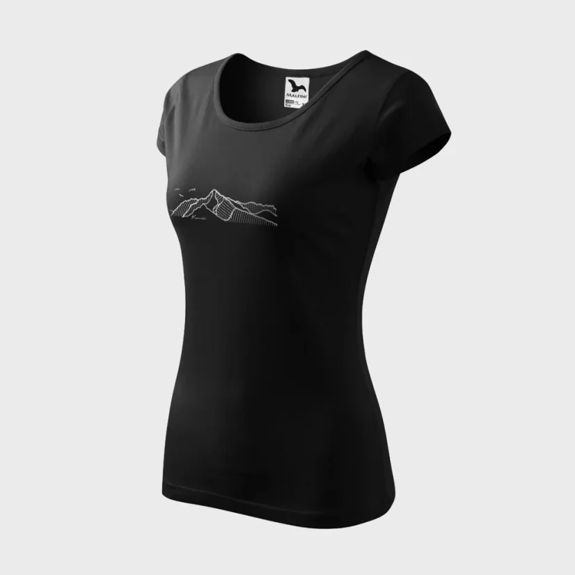 Pohľad zboku na vyšívané tričko s krátkym rukávom a výšivkou hôr