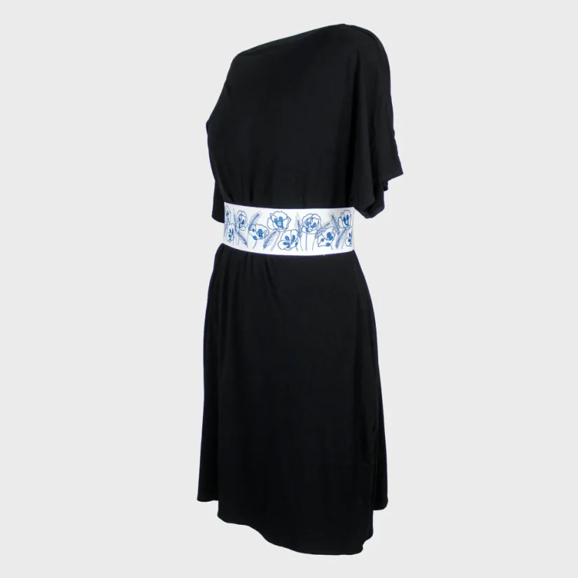 Predný pohľad na voľné univerzálne šaty - biely opasok Maky